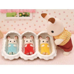 Figura. HABITACIÓN DE LOS TRILLIZOS CONEJO CHOCOLATE - Sylvanian families - ternurines
